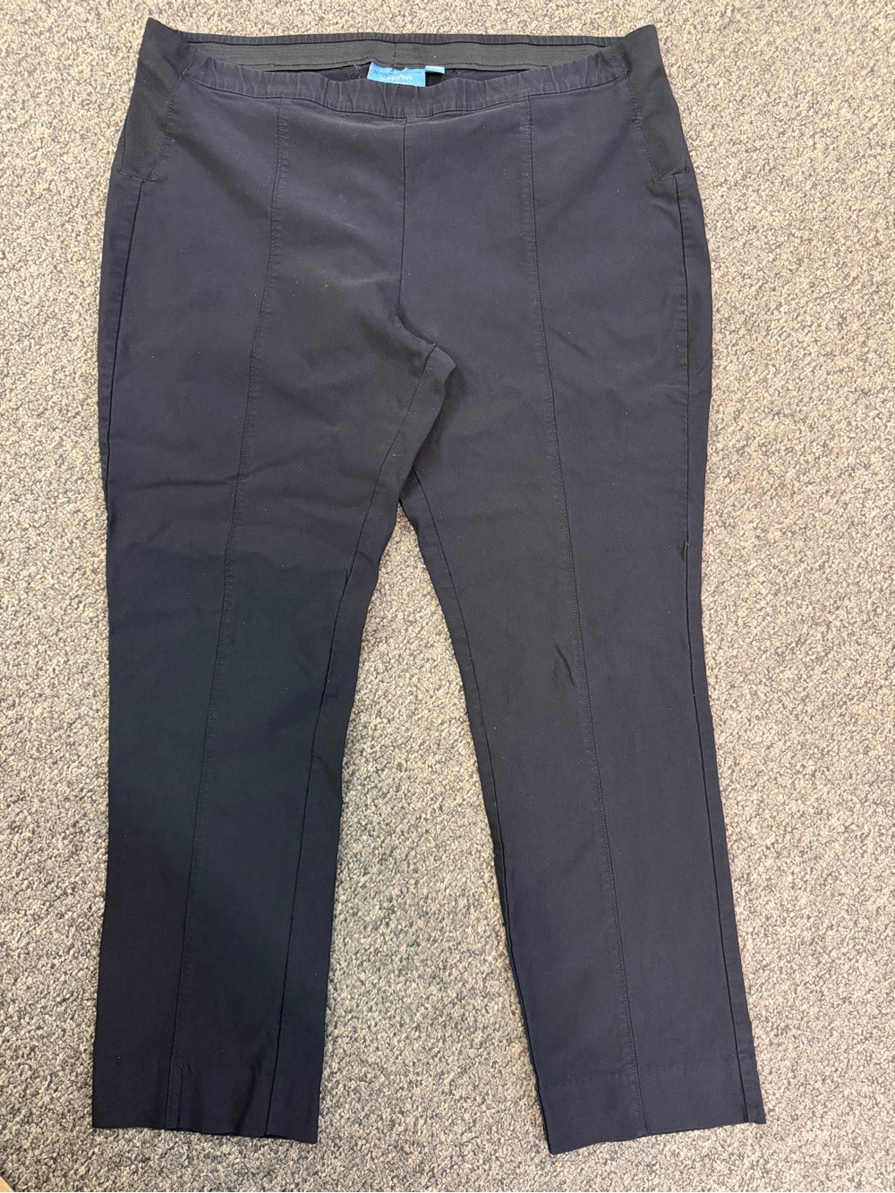 Simply Vera Vera Wang Black Capris with Seamed Front